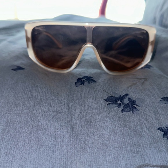 Chanel shield sunglasses - Picture 1 of 8